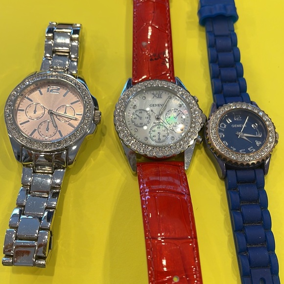 Geneva watches, all need batteries. Two are Geneva watches, the other isn’t. - Picture 2 of 4